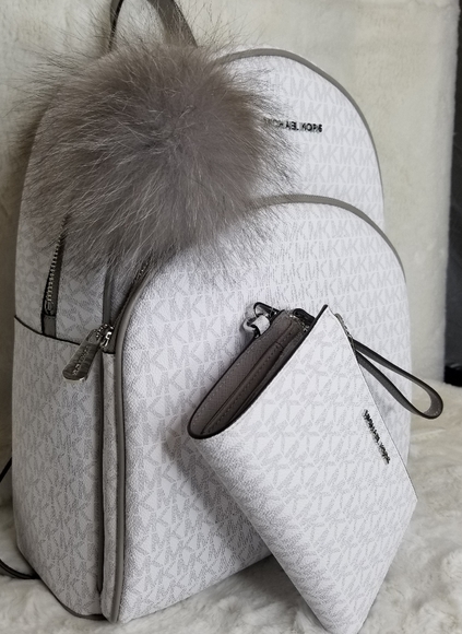 Michael Kors Handbags - ●MICHAEL KORS 3PCS BACKPACK WALLET WRISTLET